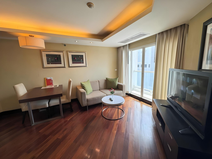 Dining Room 8