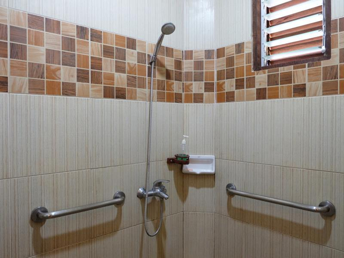 Bathroom 3, Bohol Bee Farm Hotel, Dauis