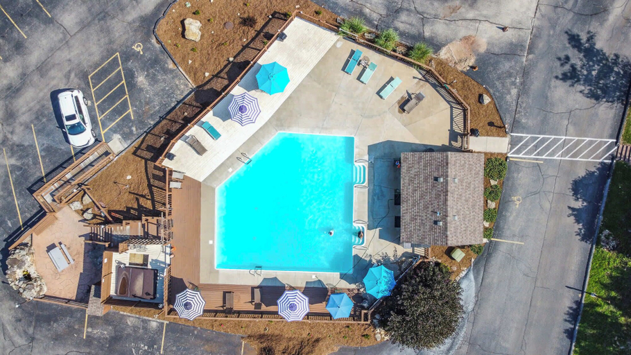 Sport & Beauty, Scenic Lakeview Stay for 5!, Stone
