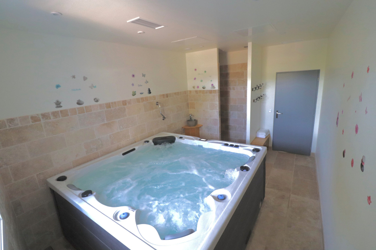 Bathroom 3, Chambres d'Hôtes au Mas de Cadoule, Hérault