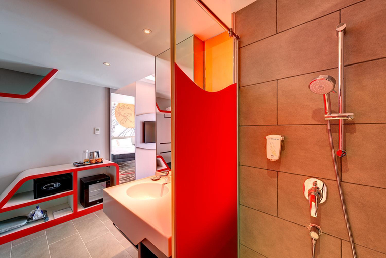 Bathroom 19