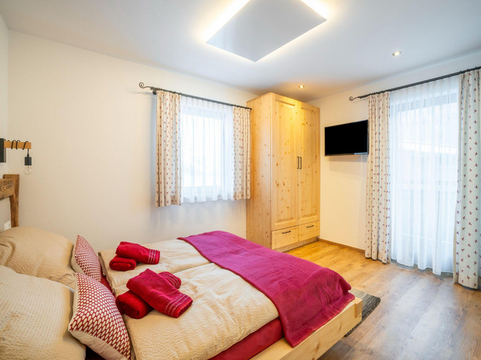 Bedroom 3, Chalet in Neukirchen near Ski Arena Wildkogel, Zell am See
