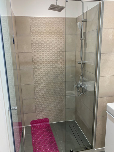Bathroom 3, Tripview luxury Apartments at Loxwood, Accra