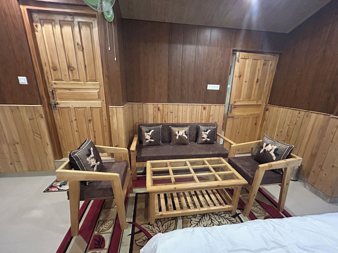 Others 3, Hotel Ganpati, Champawat
