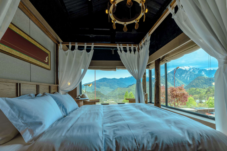Bedroom 4, Jiuzhai Yunshang, Ngawa Tibetan and Qiang