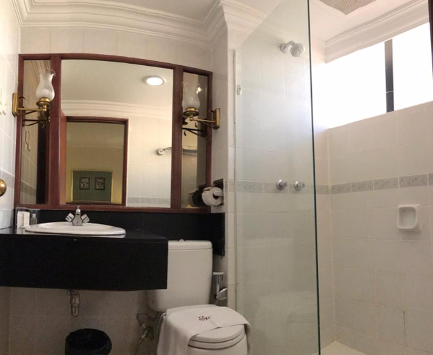 Bathroom 4, The Executive Hotel Lahad Datu, Lahad Datu
