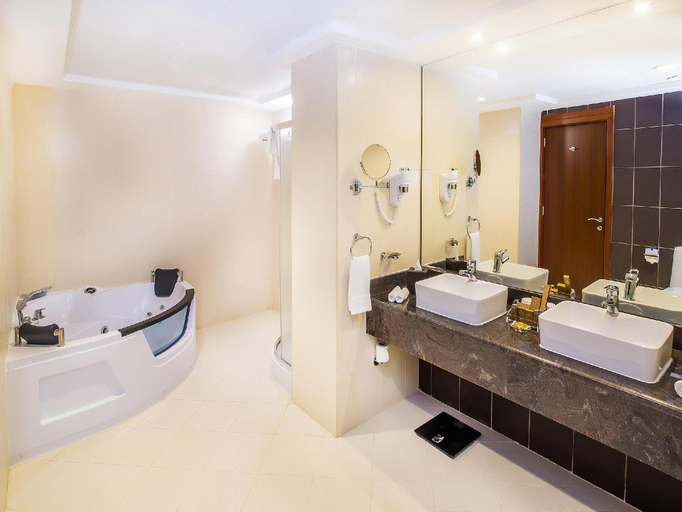 Bathroom, V Hotel Fujairah, Fujairah