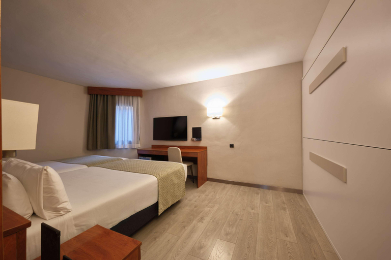Bedroom 3, Catalonia Park Putxet, Barcelona