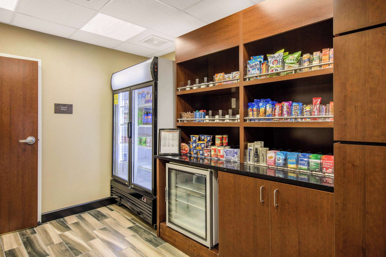 Food & Drinks 5, Comfort Suites Liberal North, Seward