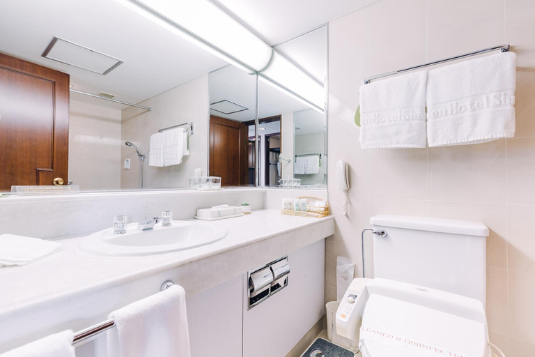 Bathroom 4, Okura Garden Hotel, Shanghai