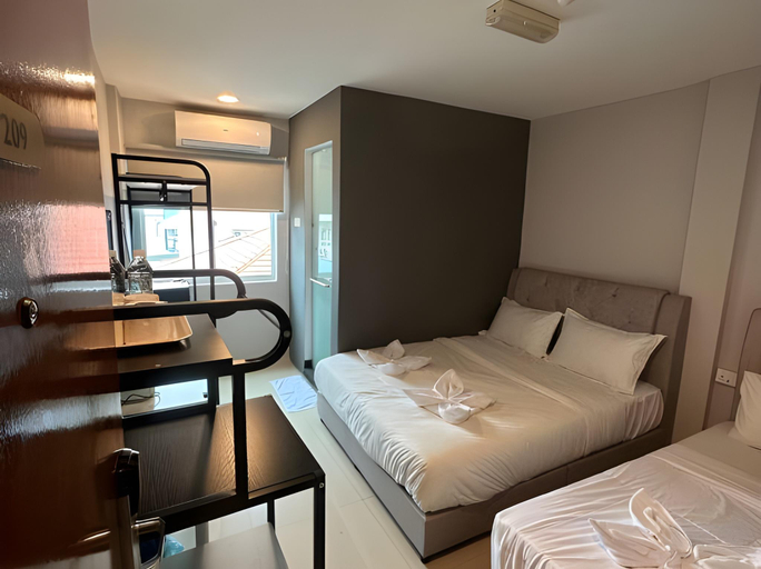 Bedroom 28
