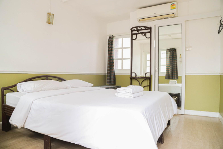 Bedroom 13