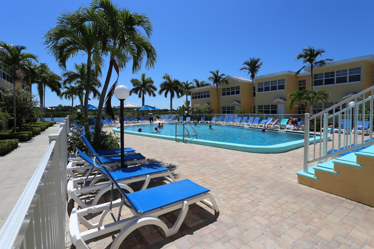 Sport & Beauty 1, Barefoot Beach Resort A202, Pinellas