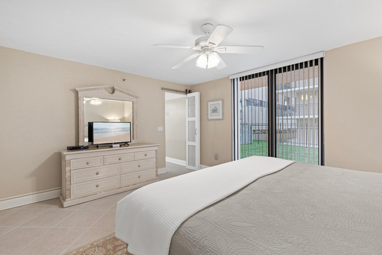 Bedroom 4, Sunrise 109, Volusia
