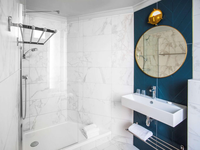 Bathroom 5, ibis Styles Paris Nation Cours de Vincennes, Paris