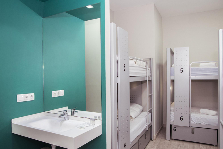 Bathroom 4, Bcn Sport Hostels, Barcelona