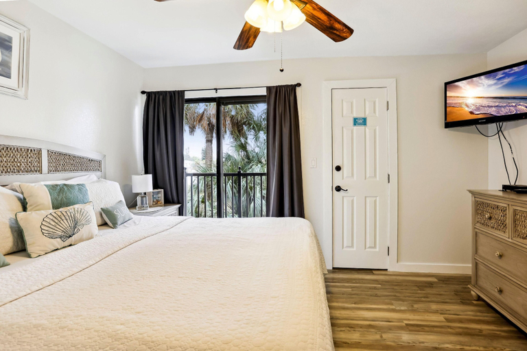 Others 1, Land's End 1-208 Bay Front - Premier, Pinellas