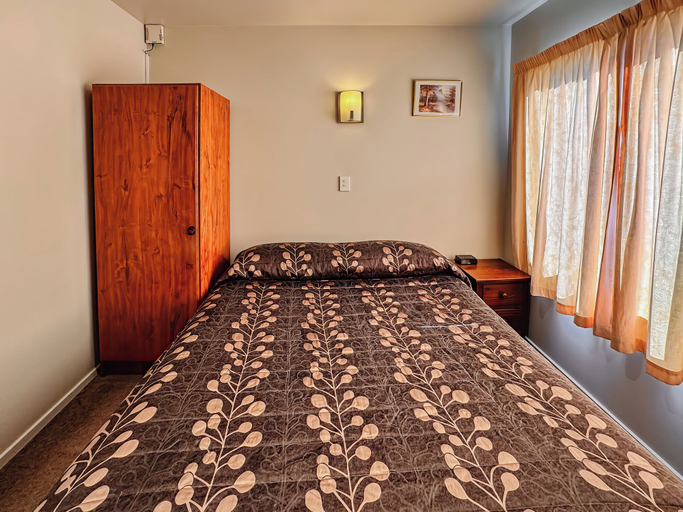 Bedroom 2, Bealey Avenue Motel, Christchurch