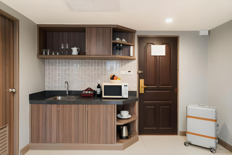 Dining Room 25
