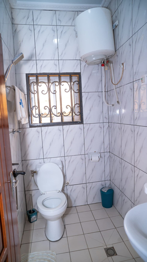 Bathroom 3, Hotel Residence Madadjeu, Mfoundi