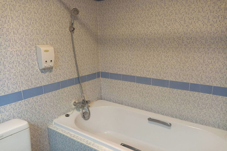 Bathroom 4, Pin Hotel, Muang Lampang