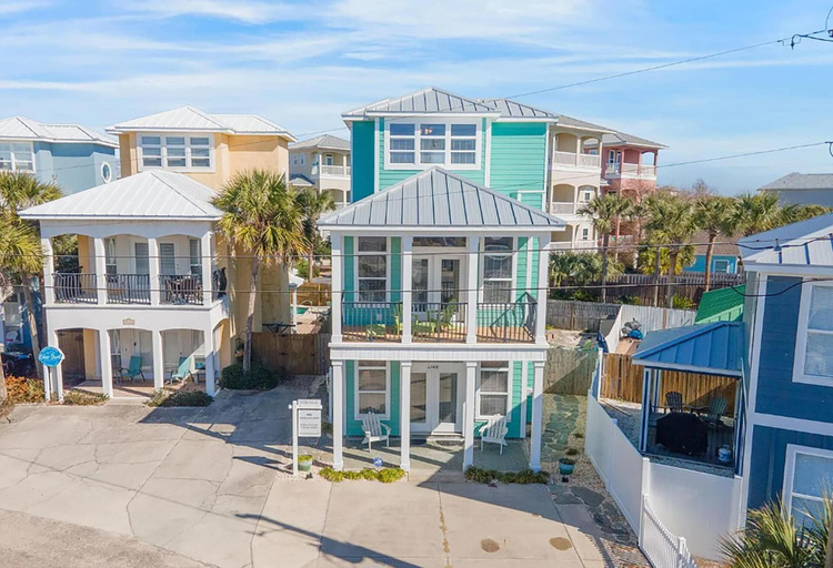 Exterior & Views 2, Turquoise Tail, Bay