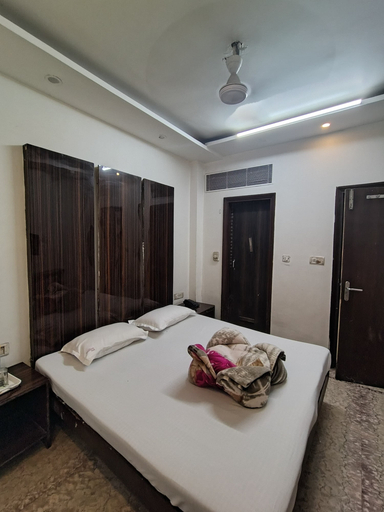 Others 3, Hotel Sudershan Palace, Delhi