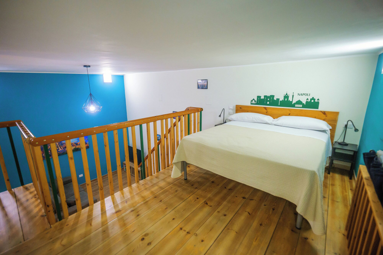 Bedroom 5, Terminal 1 Guest House, Napoli