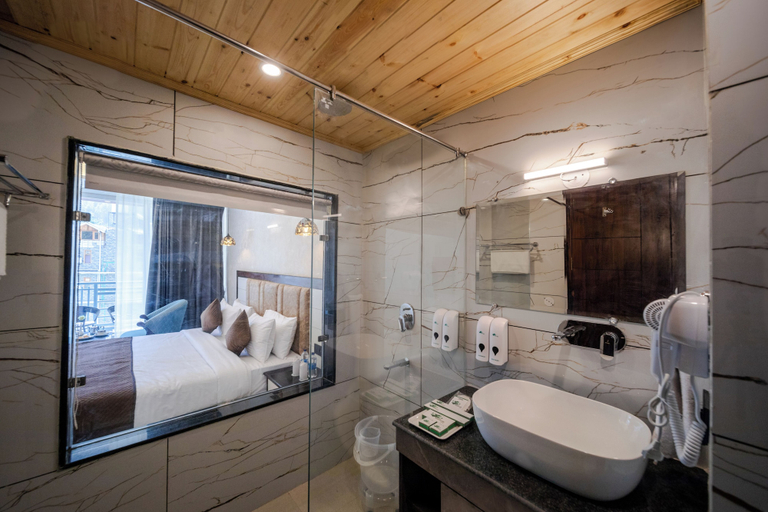Bathroom 5, Abhilashi Inn Kasol, Kullu