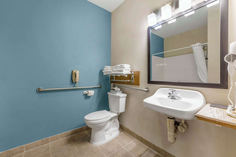 Bathroom 4, Sleep Inn & Suites Hays I-70, Ellis