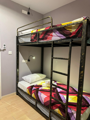 Bedroom 3, BRIGHTON INN & CAMPING RESORT, Miri
