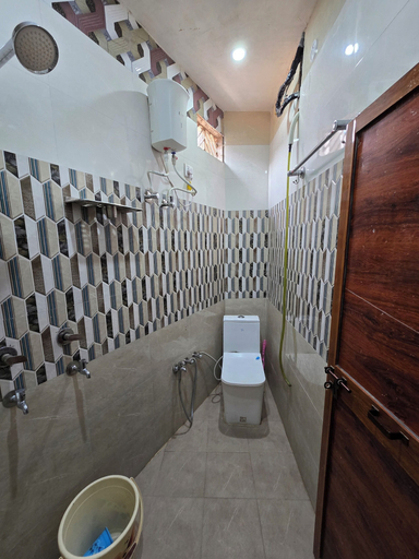Bathroom 3, Shri Ganga Palace, Faizabad