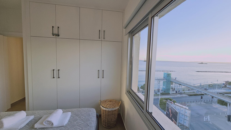 Room 2, 01 LIM - Stay Sky Apartment