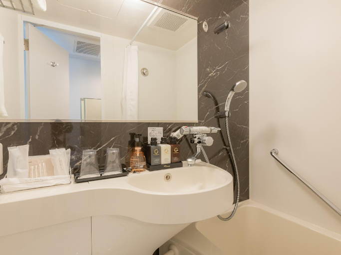 Bathroom 9