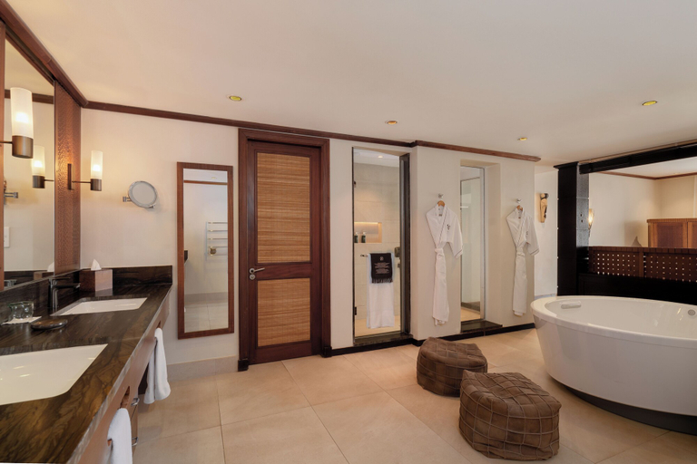 Bathroom 5, Heritage Awali Golf & Spa Resort – All Inclusive