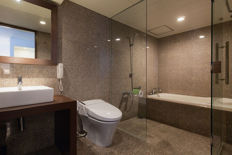 Bathroom 5, EM Wellness Kurashino Hakko Lifestyle Resort, Kitanakagusuku