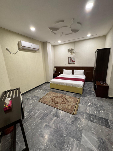 Bedroom 5, Hotel Crescent, Peshawar