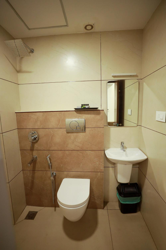 Bathroom 4, K Grandeur Hotels- South Railway Station, Ernakulam