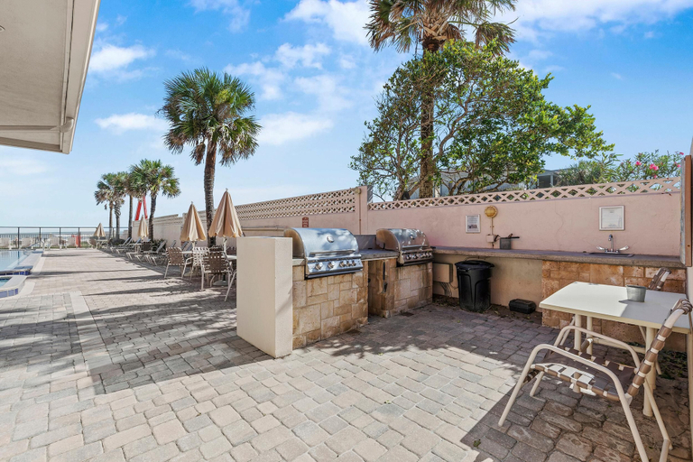 Others 4, Hacienda del Sol II 506, Volusia