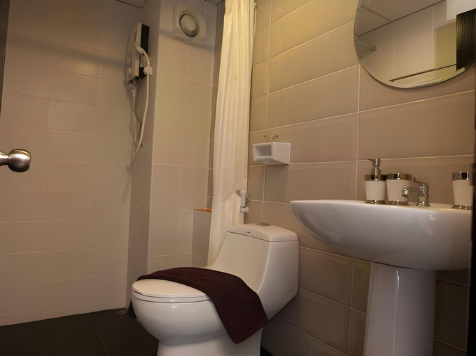Bathroom 4, Silver Gold Garden Suvarnabhumi, Lat Krabang