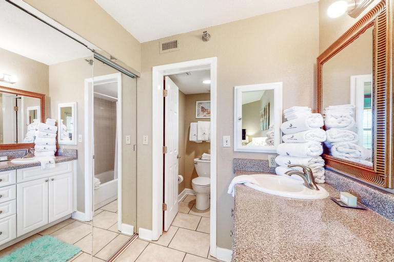 Bathroom 4, Perdido Sun 612, Escambia