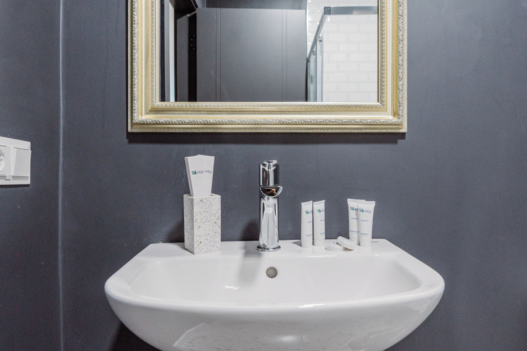 Bathroom 4, Hotel Navi, Batumi