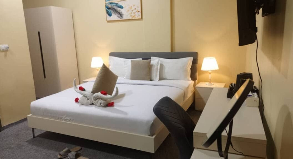 Others 3, L'auberge, Kinshasa