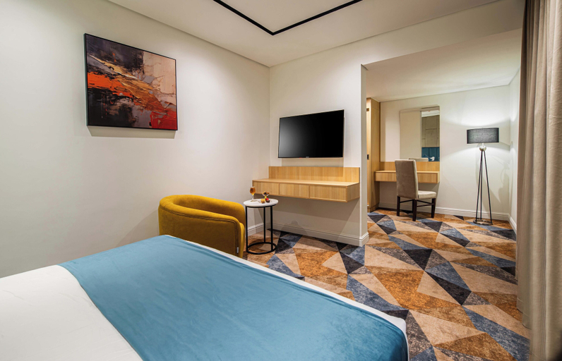Bedroom 4, Al Qasr Hotel - Al Rabwa