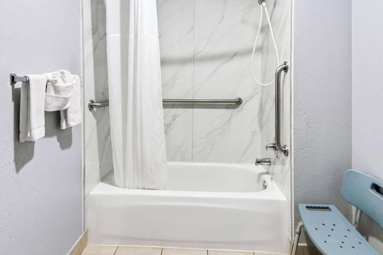 Bathroom 4, Super 8 by Wyndham Grand Prairie Southwest, Tarrant