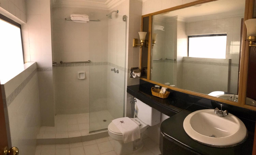 Bathroom 4, The Executive Hotel Lahad Datu, Lahad Datu