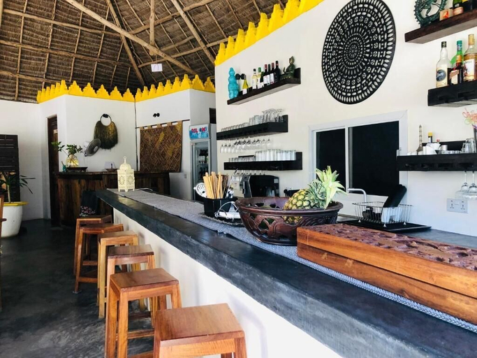 Food & Drinks 5, Aurora Boutique Hotel, Kusini