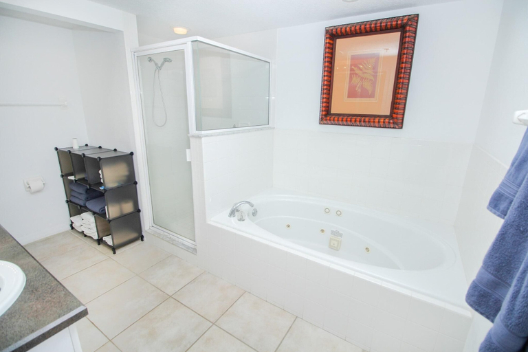 Bathroom 4, Oceanwalk 9-204, Volusia