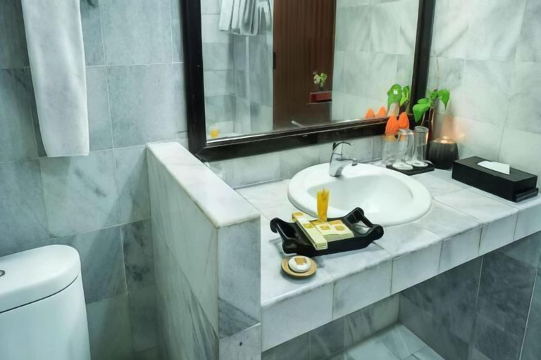 Bathroom 13
