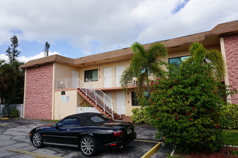 Exterior & Views, Mary Pop Apartments, Broward